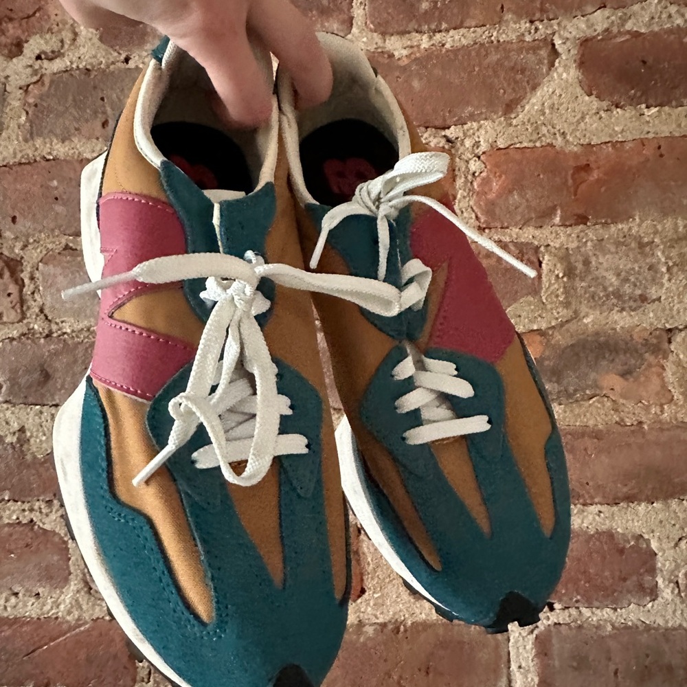 Chic new balance sneakers in brown and teal
